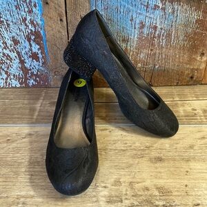 Kenneth Cole Reaction Flip Side Black Heels